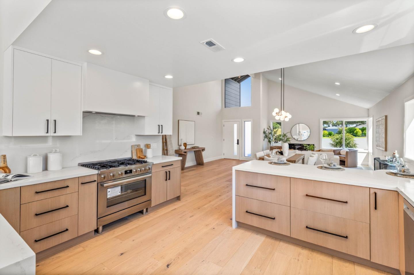 Detail Gallery Image 13 of 42 For 559 Marlin Ct, Redwood City,  CA 94065 - 4 Beds | 2 Baths