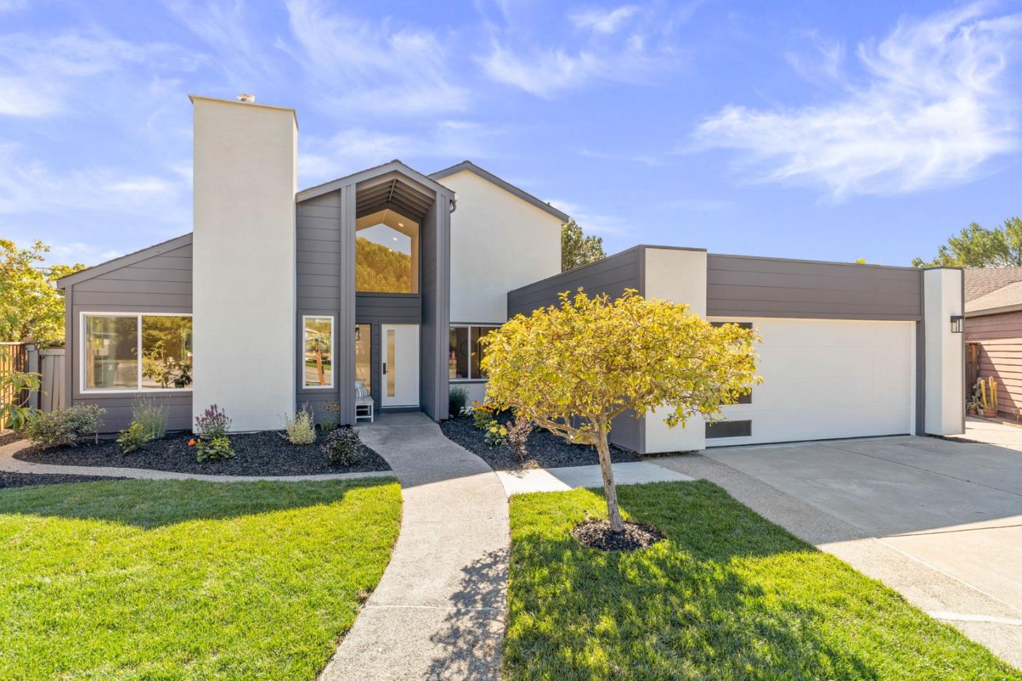 Detail Gallery Image 3 of 42 For 559 Marlin Ct, Redwood City,  CA 94065 - 4 Beds | 2 Baths