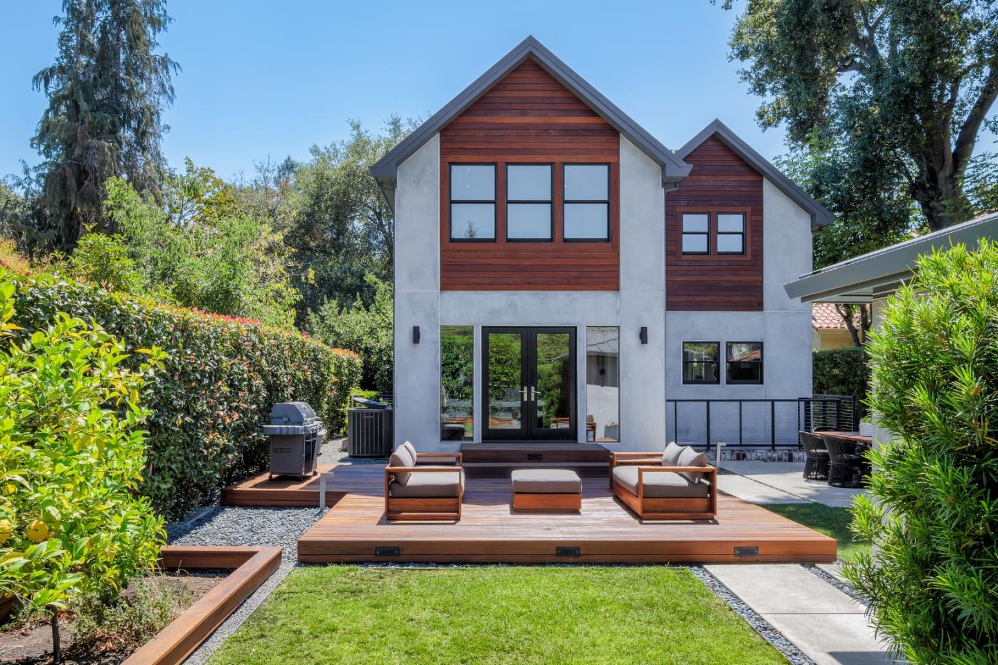 Detail Gallery Image 2 of 26 For 1119 Hopkins Ave, Palo Alto,  CA 94301 - 5 Beds | 3/1 Baths