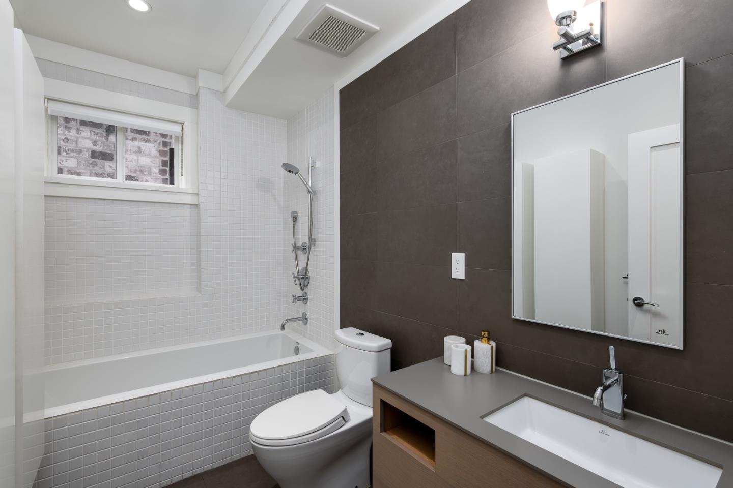 Detail Gallery Image 23 of 26 For 1119 Hopkins Ave, Palo Alto,  CA 94301 - 5 Beds | 3/1 Baths