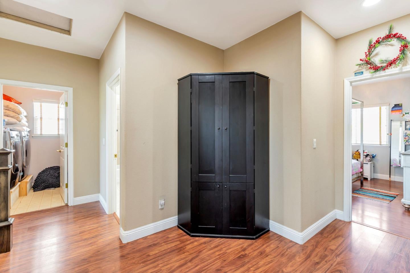 Detail Gallery Image 24 of 54 For 650 Talbot Dr, Hollister,  CA 95023 - 5 Beds | 3 Baths