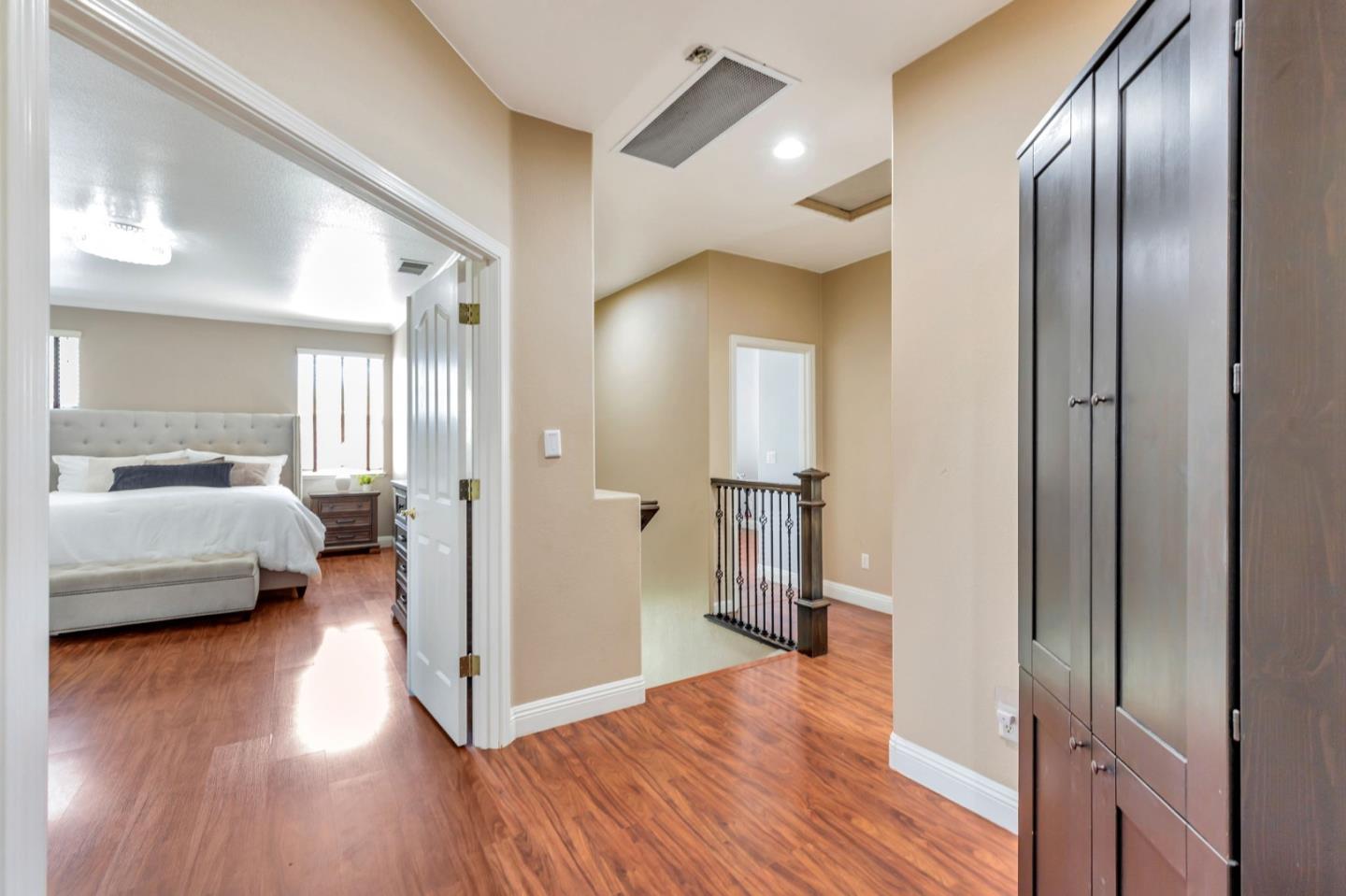 Detail Gallery Image 25 of 54 For 650 Talbot Dr, Hollister,  CA 95023 - 5 Beds | 3 Baths