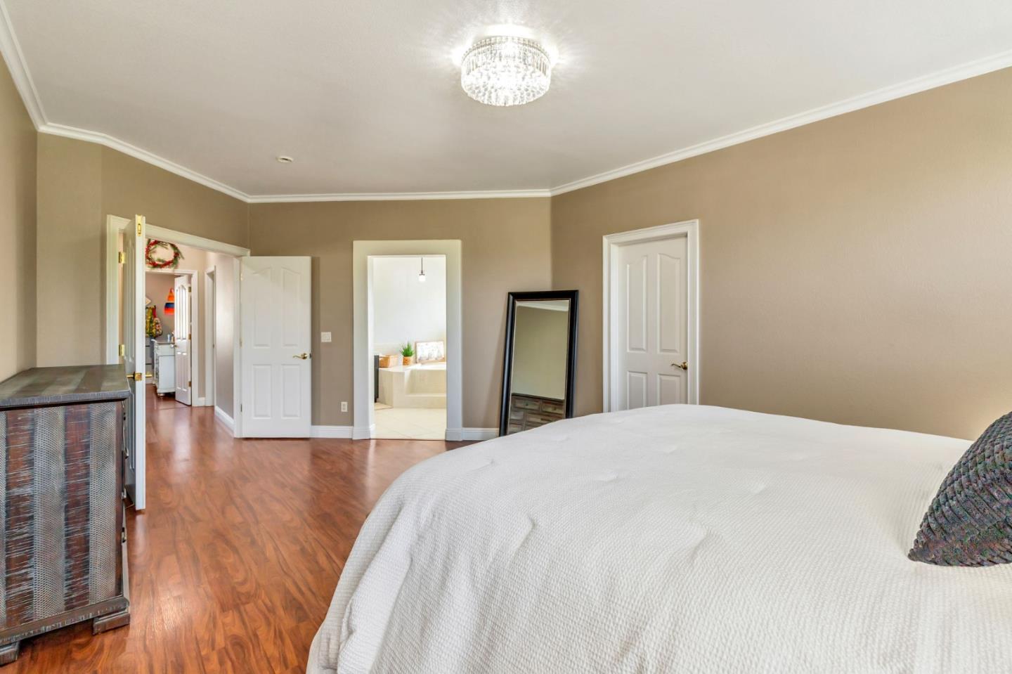 Detail Gallery Image 34 of 54 For 650 Talbot Dr, Hollister,  CA 95023 - 5 Beds | 3 Baths