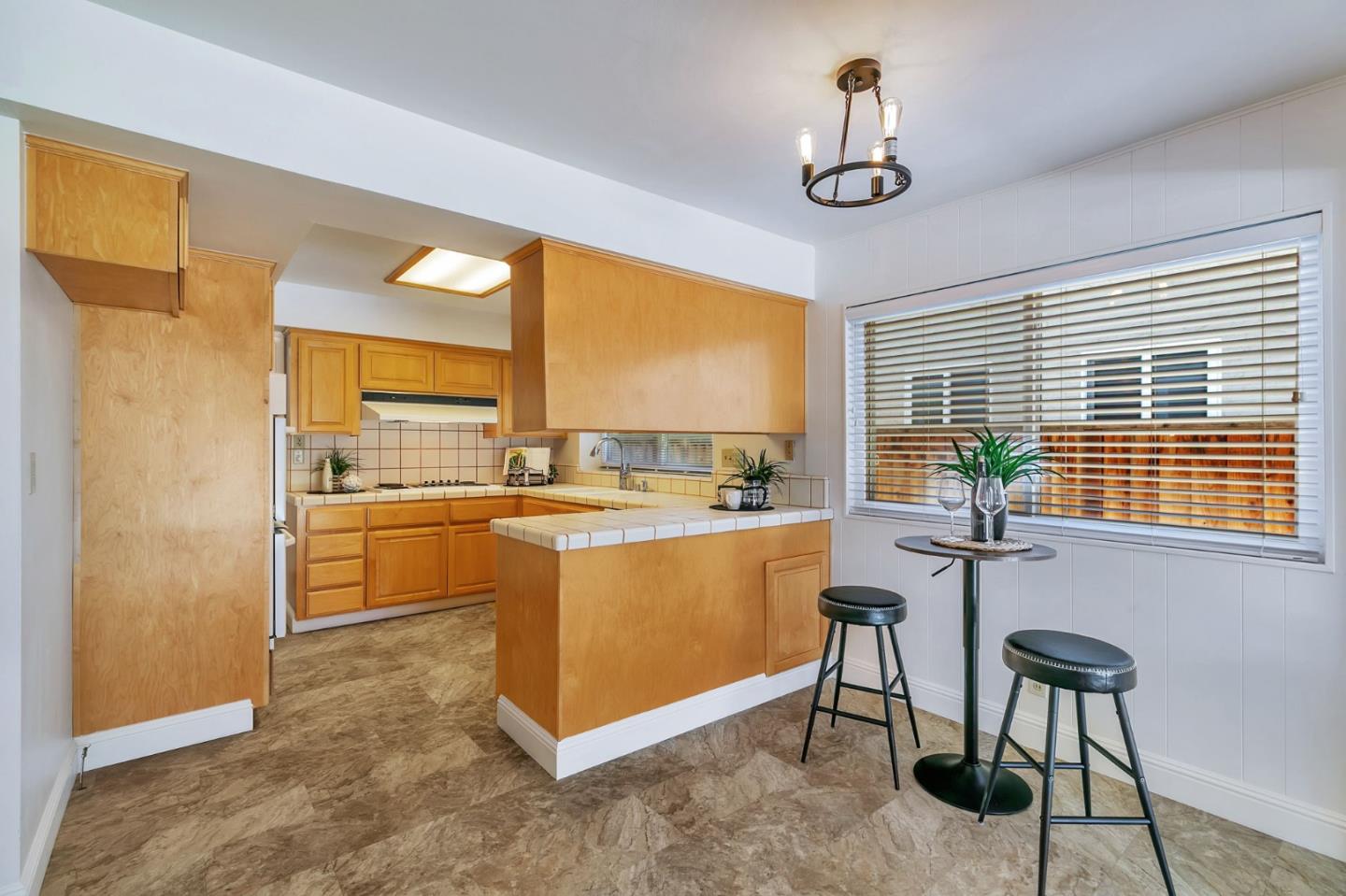 Detail Gallery Image 17 of 48 For 1593 Chambers Dr, San Jose,  CA 95118 - 4 Beds | 2/1 Baths