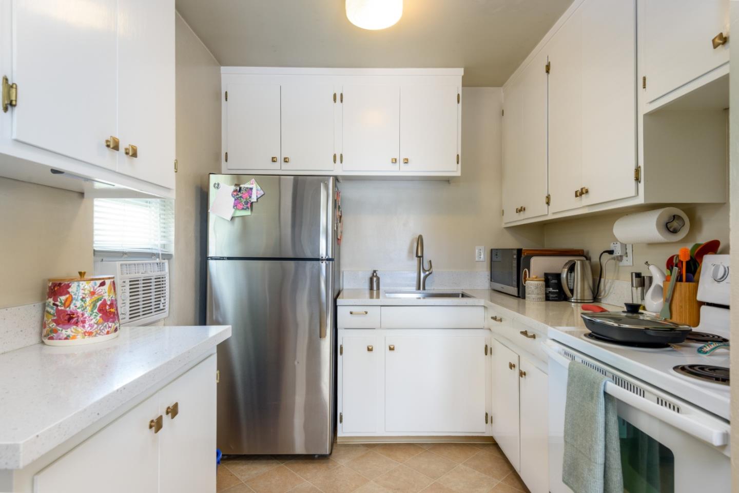 Detail Gallery Image 15 of 35 For 1437 Floribunda Ave, Burlingame,  CA 94010 - – Beds | – Baths