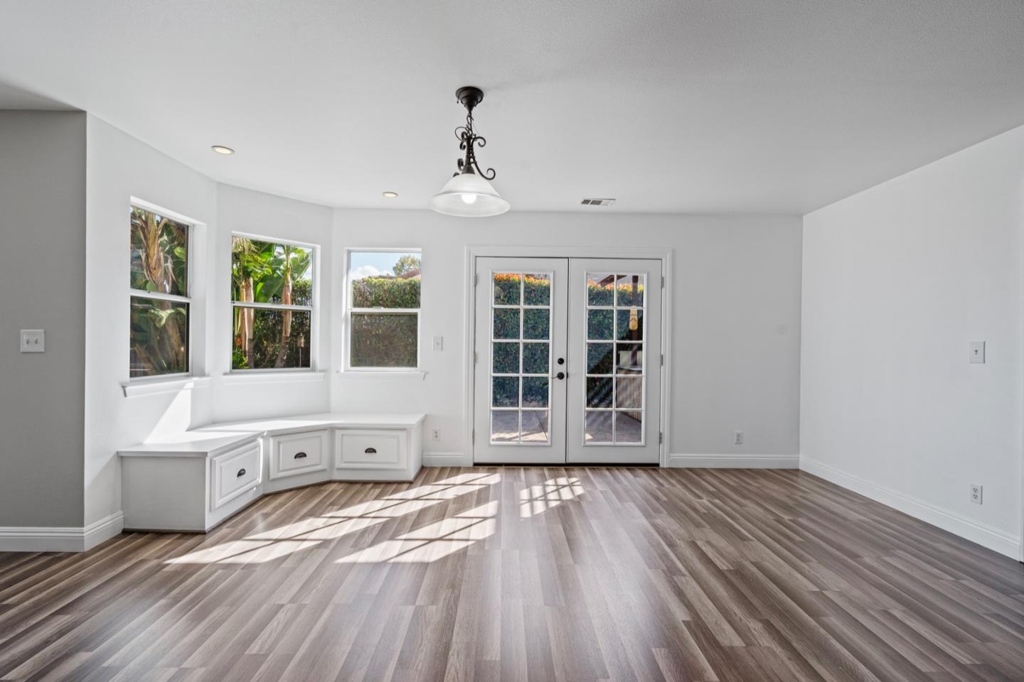 Detail Gallery Image 15 of 66 For 961 Alder St, Hollister,  CA 95023 - 5 Beds | 3 Baths