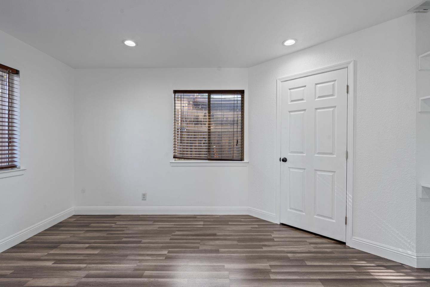 Detail Gallery Image 17 of 66 For 961 Alder St, Hollister,  CA 95023 - 5 Beds | 3 Baths