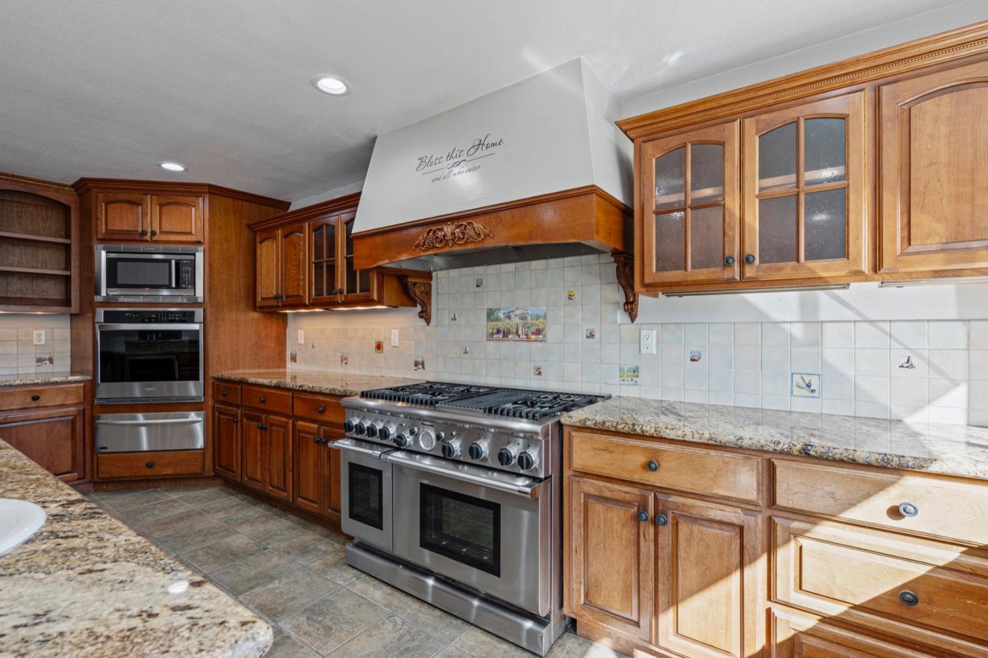 Detail Gallery Image 23 of 66 For 961 Alder St, Hollister,  CA 95023 - 5 Beds | 3 Baths