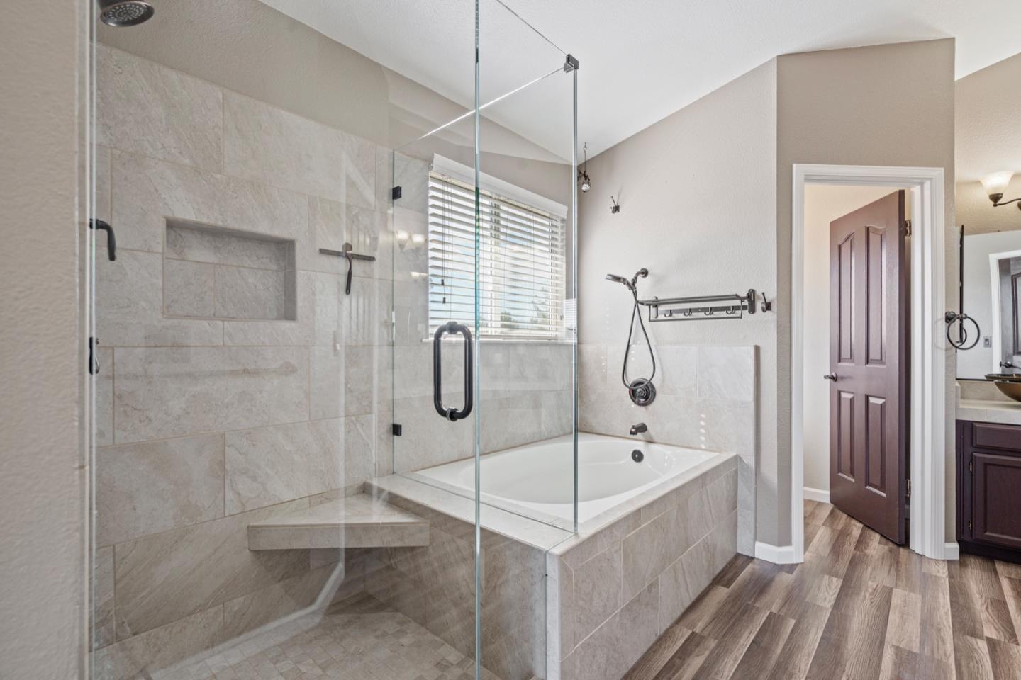 Detail Gallery Image 41 of 66 For 961 Alder St, Hollister,  CA 95023 - 5 Beds | 3 Baths