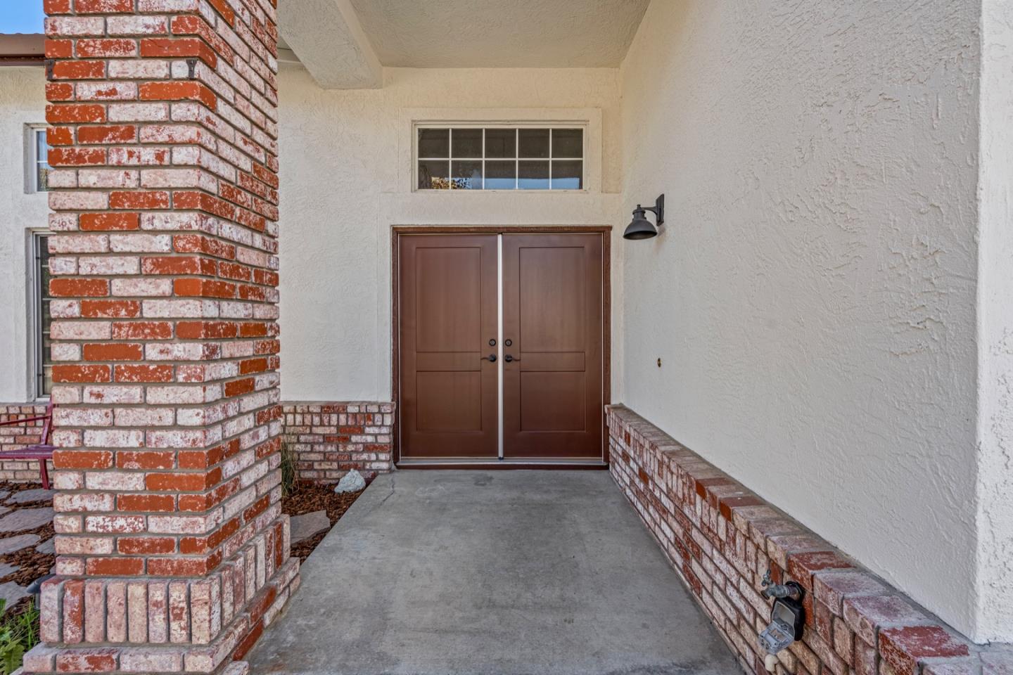 Detail Gallery Image 6 of 66 For 961 Alder St, Hollister,  CA 95023 - 5 Beds | 3 Baths