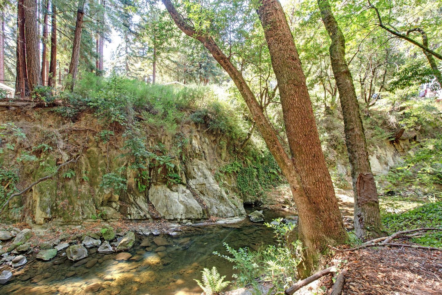 Detail Gallery Image 14 of 17 For 173 N Sequoia Rd, Boulder Creek,  CA 95006 - 2 Beds | 1 Baths