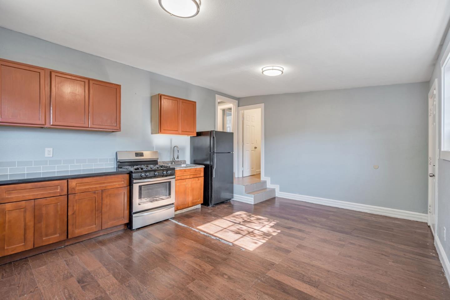 Detail Gallery Image 16 of 48 For 1521 80th Ave, Oakland,  CA 94621 - 4 Beds | 2 Baths