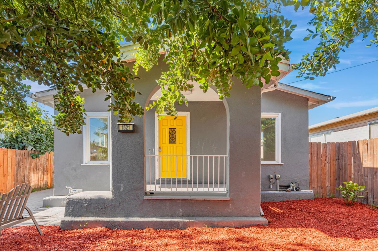 Detail Gallery Image 2 of 48 For 1521 80th Ave, Oakland,  CA 94621 - 4 Beds | 2 Baths