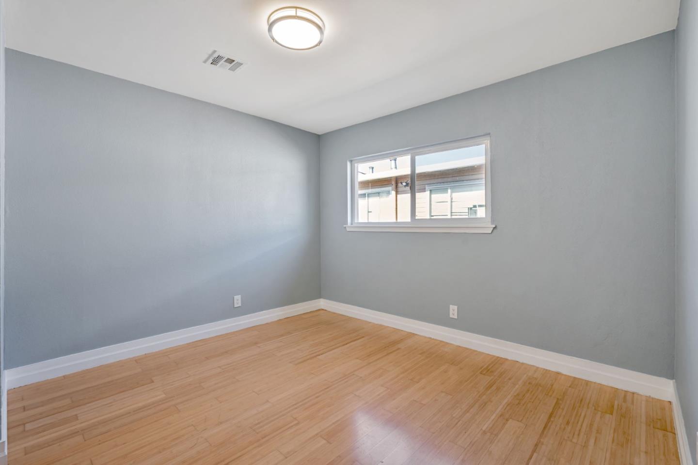 Detail Gallery Image 21 of 48 For 1521 80th Ave, Oakland,  CA 94621 - 4 Beds | 2 Baths