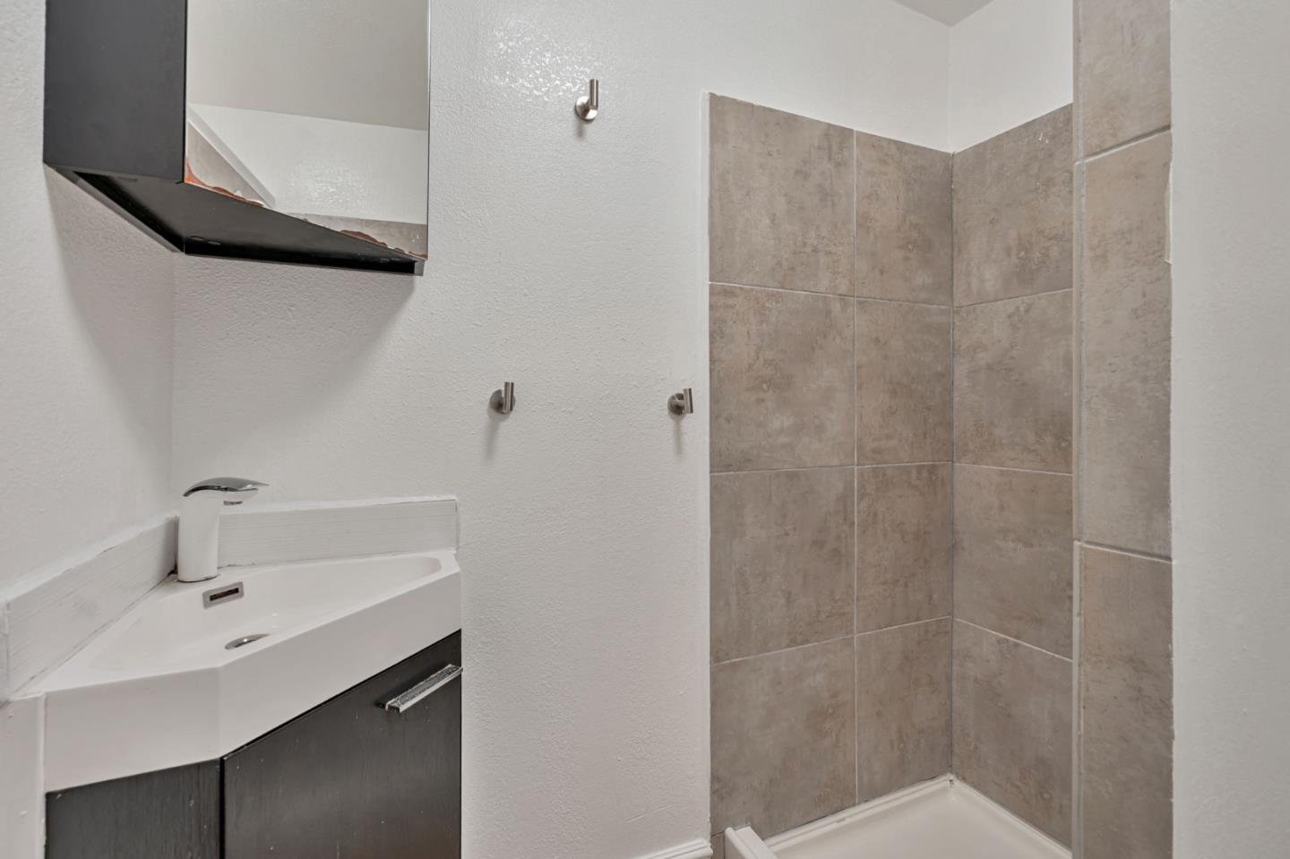 Detail Gallery Image 29 of 48 For 1521 80th Ave, Oakland,  CA 94621 - 4 Beds | 2 Baths