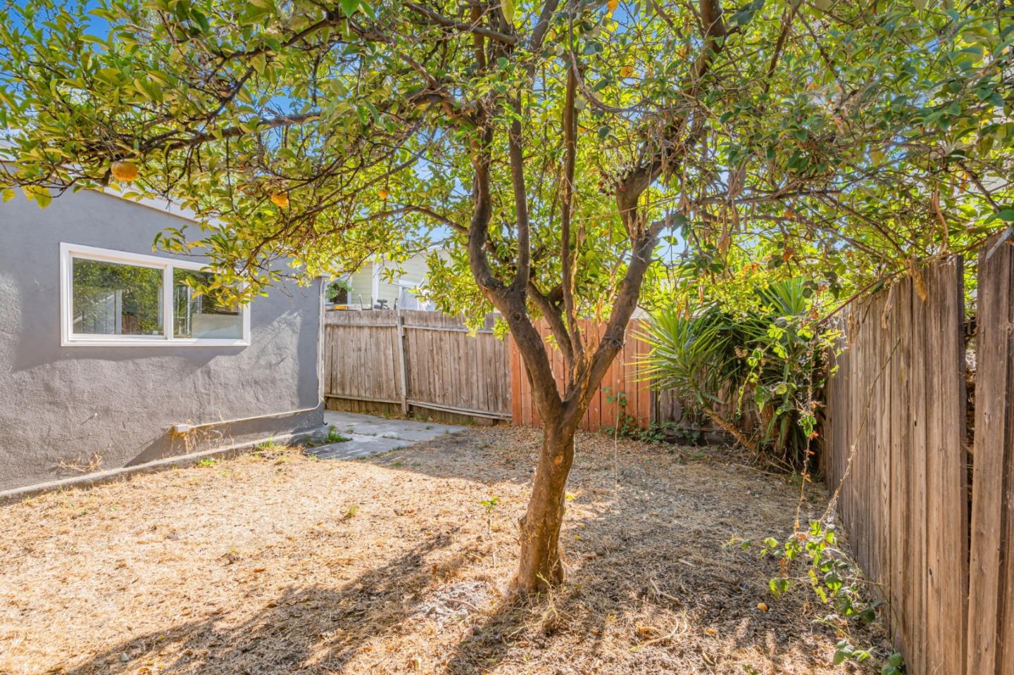 Detail Gallery Image 31 of 48 For 1521 80th Ave, Oakland,  CA 94621 - 4 Beds | 2 Baths