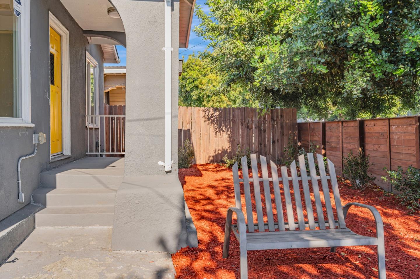 Detail Gallery Image 6 of 48 For 1521 80th Ave, Oakland,  CA 94621 - 4 Beds | 2 Baths