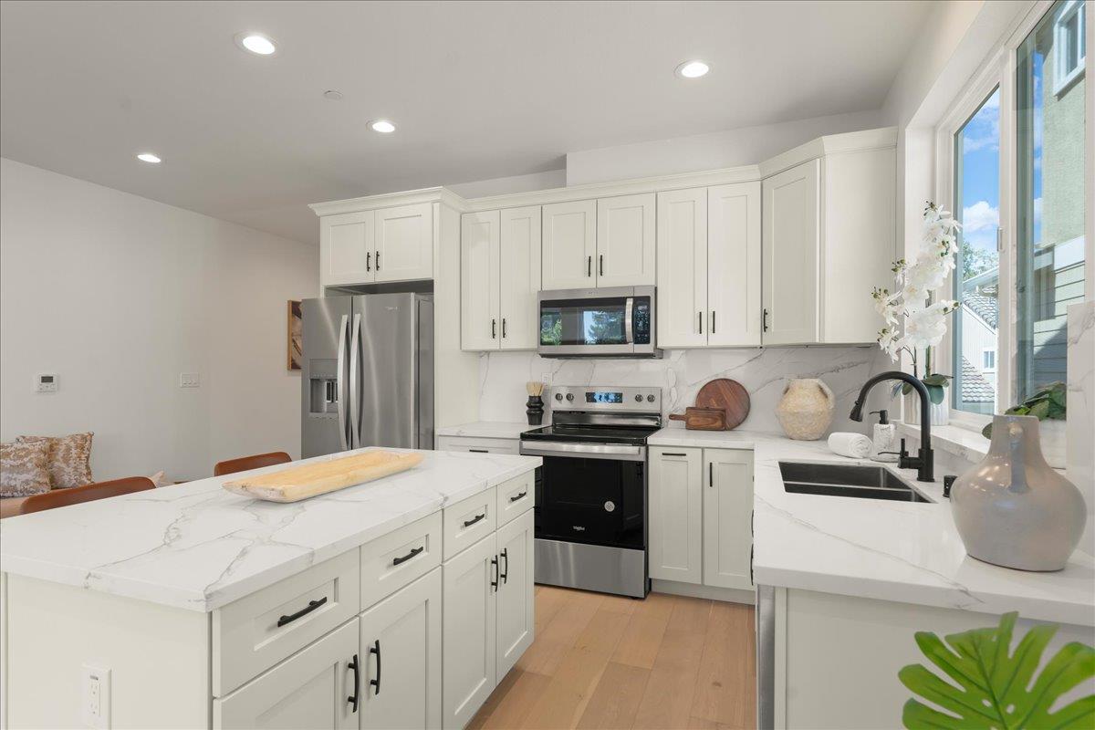 Detail Gallery Image 18 of 30 For 188 W Rincon Ave, Campbell,  CA 95008 - 4 Beds | 4 Baths