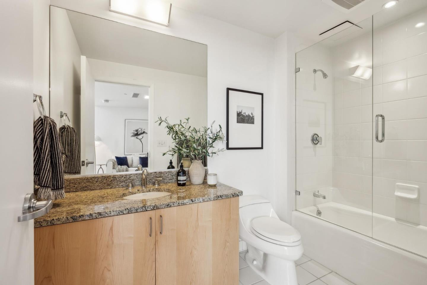 Detail Gallery Image 27 of 52 For 207 King St #402,  San Francisco,  CA 94107 - 2 Beds | 2/1 Baths