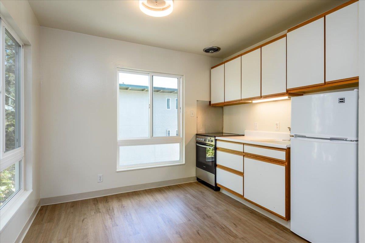 Detail Gallery Image 5 of 24 For 928 Peninsula Ave #303,  San Mateo,  CA 94401 - 0 Beds | 1 Baths