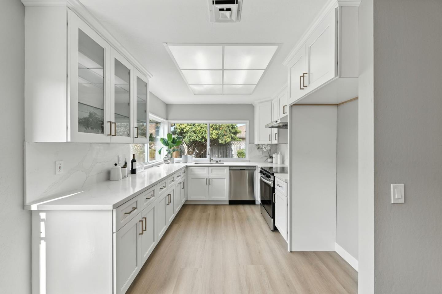 Detail Gallery Image 16 of 36 For 387 Menhaden Ct, Foster City,  CA 94404 - 3 Beds | 2 Baths