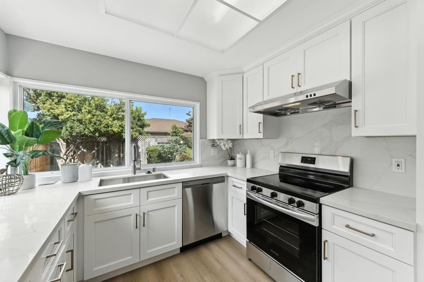 Detail Gallery Image 17 of 36 For 387 Menhaden Ct, Foster City,  CA 94404 - 3 Beds | 2 Baths