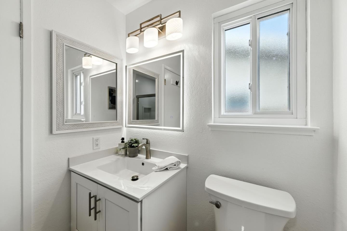 Detail Gallery Image 24 of 36 For 387 Menhaden Ct, Foster City,  CA 94404 - 3 Beds | 2 Baths