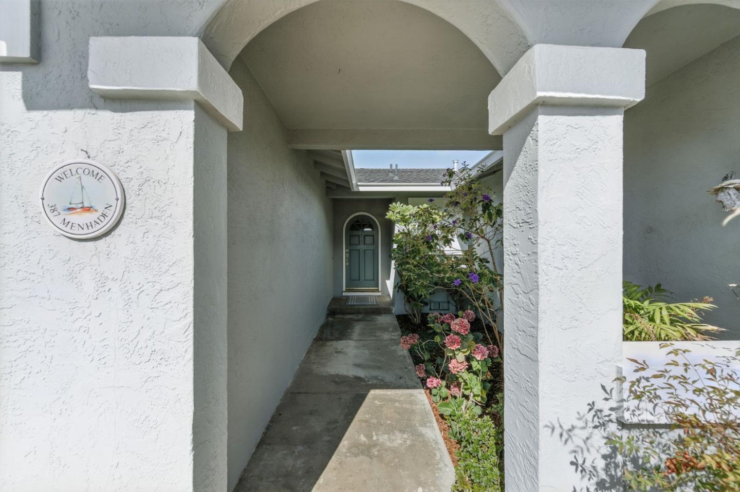 Detail Gallery Image 4 of 36 For 387 Menhaden Ct, Foster City,  CA 94404 - 3 Beds | 2 Baths