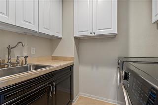 Detail Gallery Image 12 of 27 For 11 Mayflower Ln #242,  San Carlos,  CA 94070 - 3 Beds | 2/1 Baths