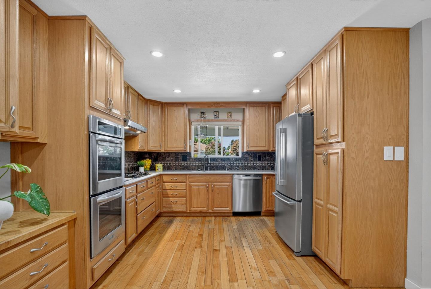 Detail Gallery Image 8 of 40 For 7310 Orchard Dr, Gilroy,  CA 95020 - 4 Beds | 2 Baths