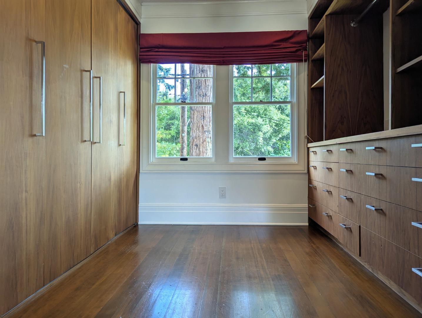 Detail Gallery Image 11 of 20 For 1400 Cowper St, Palo Alto,  CA 94301 - 4 Beds | 3/1 Baths