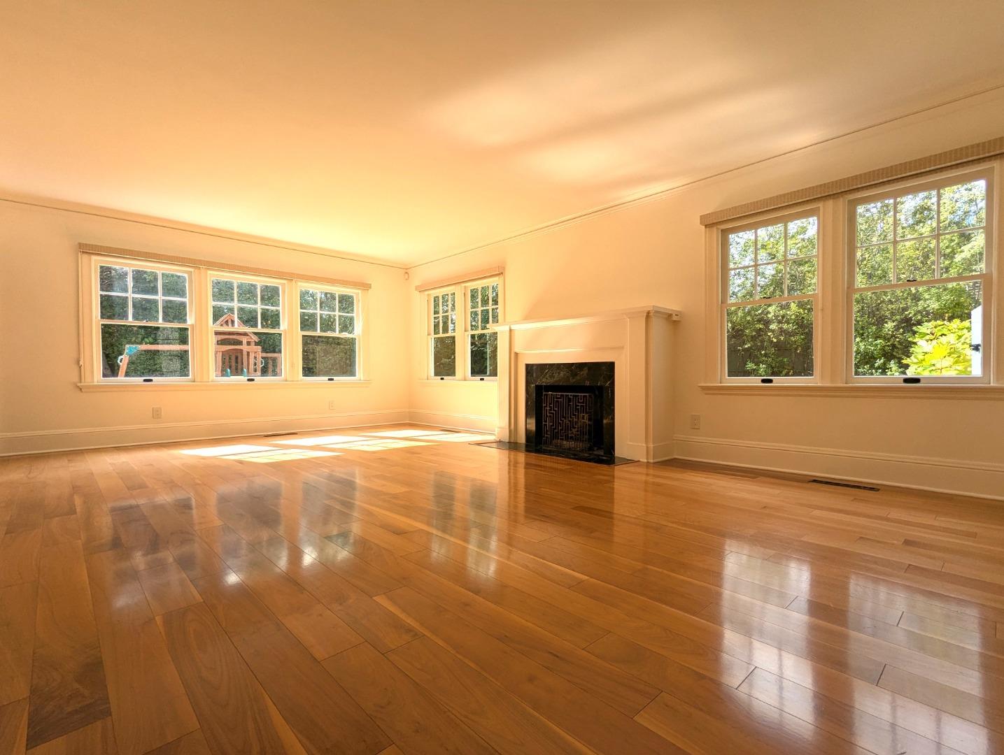 Detail Gallery Image 6 of 20 For 1400 Cowper St, Palo Alto,  CA 94301 - 4 Beds | 3/1 Baths