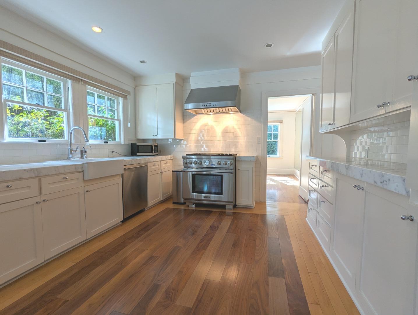 Detail Gallery Image 7 of 20 For 1400 Cowper St, Palo Alto,  CA 94301 - 4 Beds | 3/1 Baths