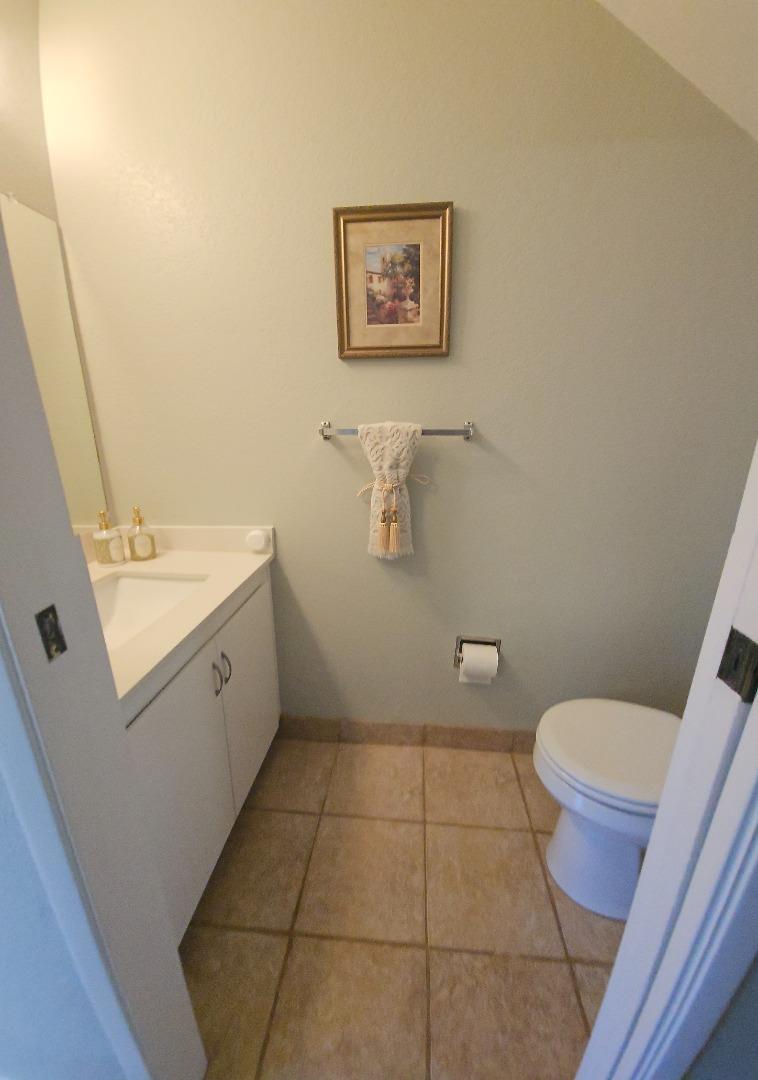 Detail Gallery Image 12 of 41 For 205 Del Valle Cir, El Sobrante,  CA 94803 - 2 Beds | 1/1 Baths