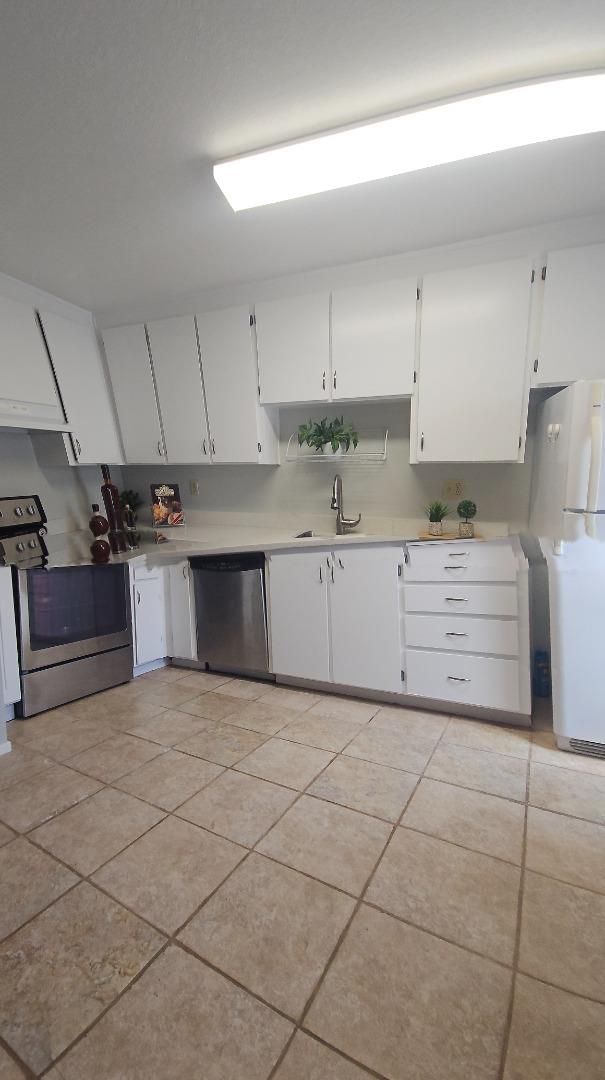 Detail Gallery Image 14 of 41 For 205 Del Valle Cir, El Sobrante,  CA 94803 - 2 Beds | 1/1 Baths