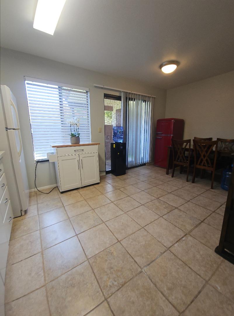 Detail Gallery Image 18 of 41 For 205 Del Valle Cir, El Sobrante,  CA 94803 - 2 Beds | 1/1 Baths
