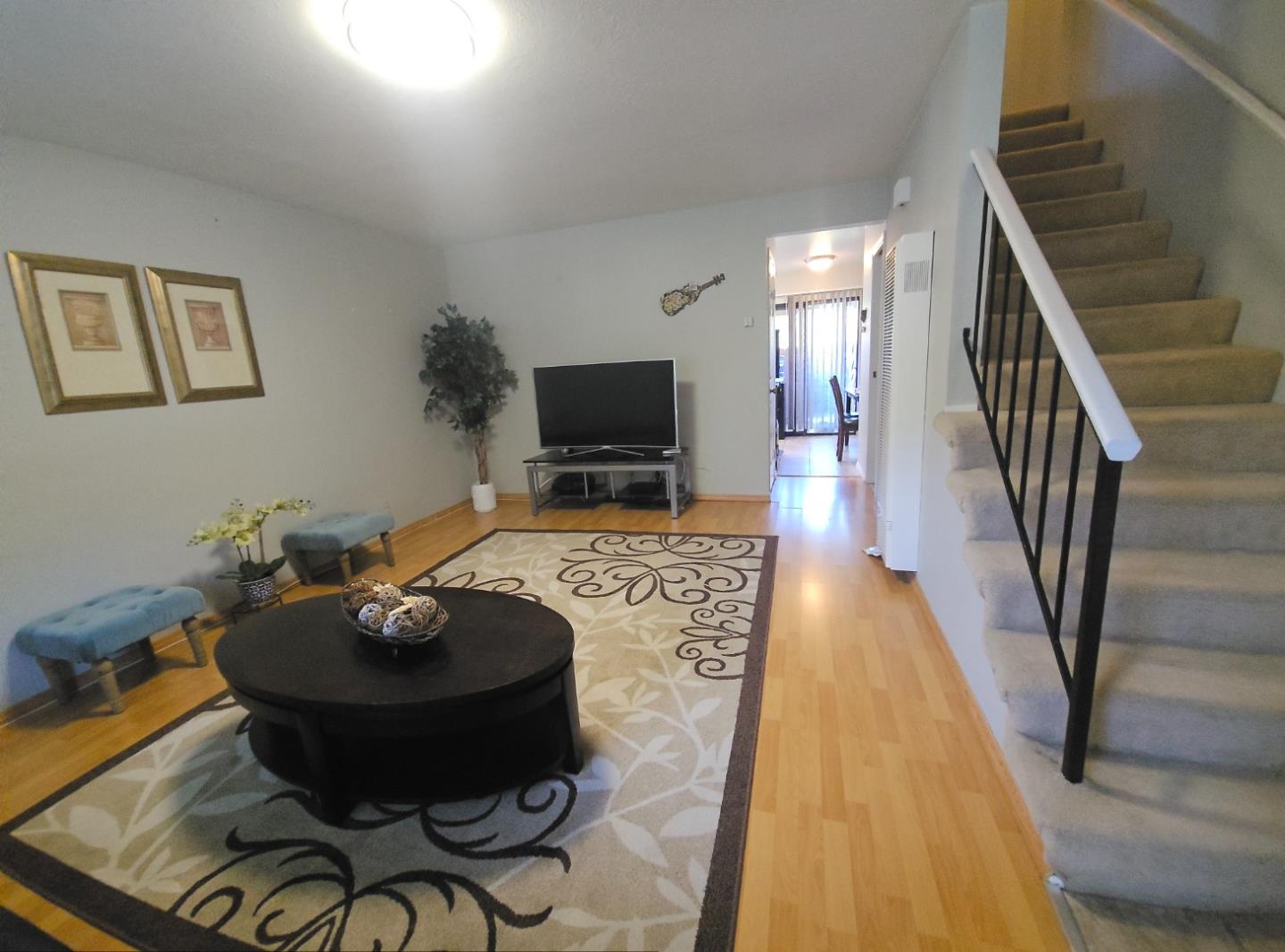 Detail Gallery Image 5 of 41 For 205 Del Valle Cir, El Sobrante,  CA 94803 - 2 Beds | 1/1 Baths