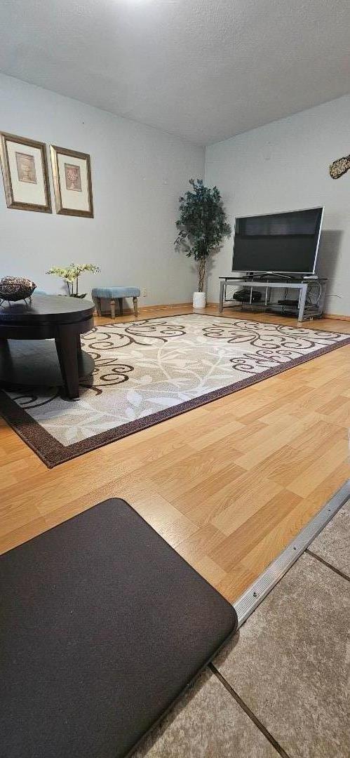 Detail Gallery Image 6 of 41 For 205 Del Valle Cir, El Sobrante,  CA 94803 - 2 Beds | 1/1 Baths