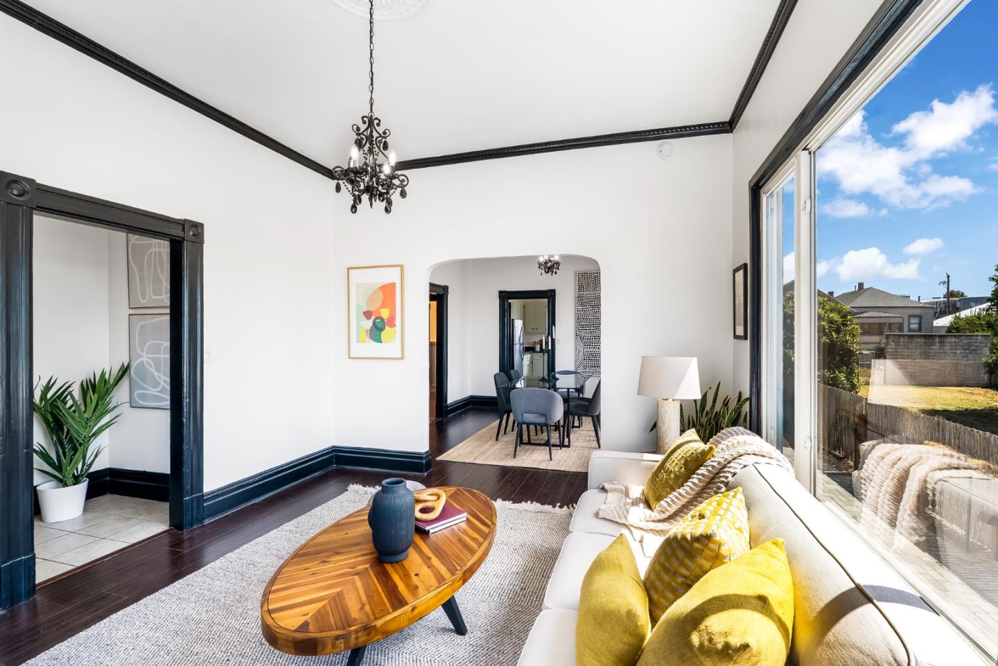 Detail Gallery Image 5 of 31 For 2900 Linden St, Emeryville,  CA 94608 - 3 Beds | 3 Baths