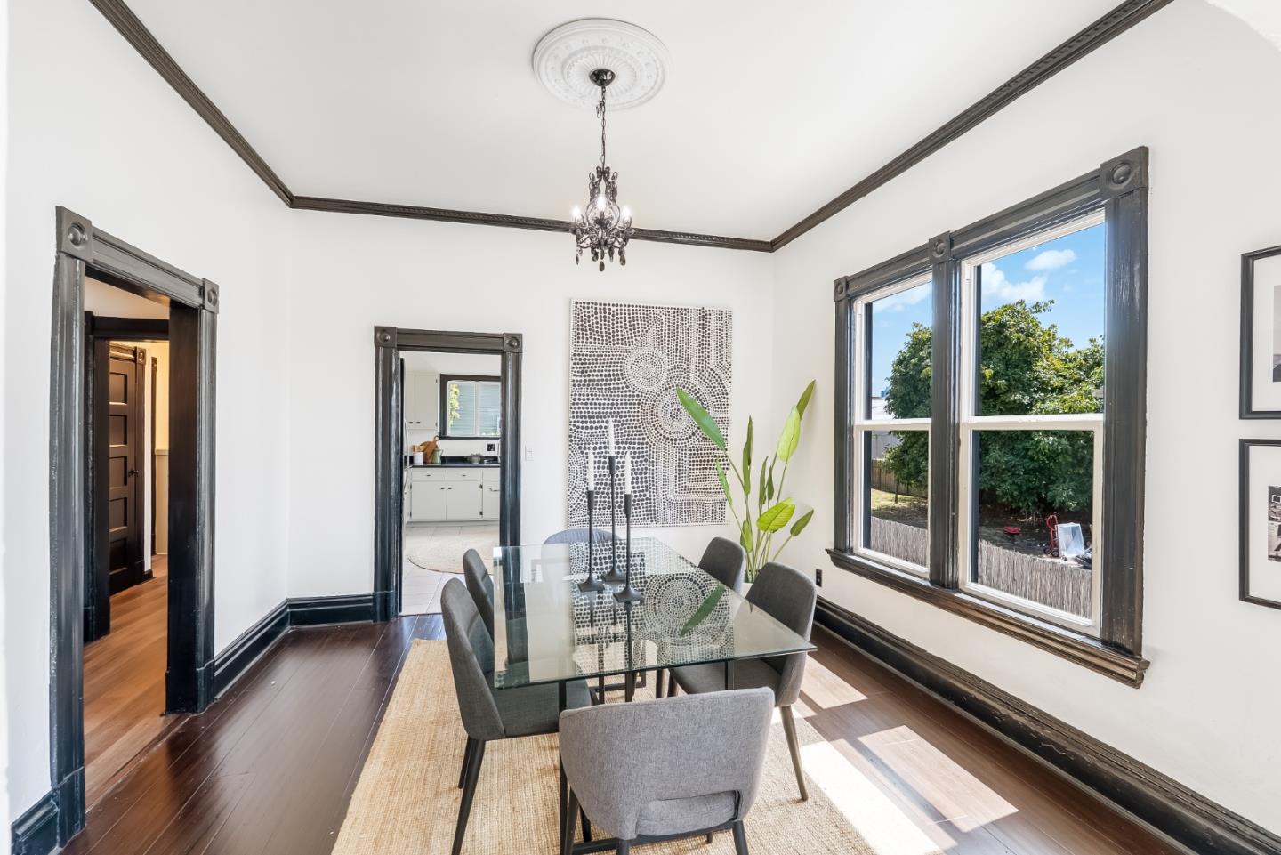 Detail Gallery Image 6 of 31 For 2900 Linden St, Emeryville,  CA 94608 - 3 Beds | 3 Baths
