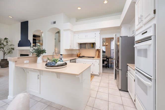 Detail Gallery Image 16 of 48 For 816 Corriente Point Dr, Redwood Shores,  CA 94065 - 4 Beds | 3 Baths