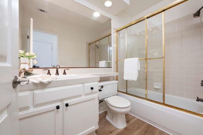 Detail Gallery Image 18 of 48 For 816 Corriente Point Dr, Redwood Shores,  CA 94065 - 4 Beds | 3 Baths