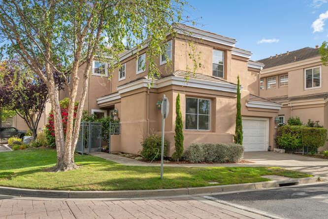 Detail Gallery Image 2 of 48 For 816 Corriente Point Dr, Redwood Shores,  CA 94065 - 4 Beds | 3 Baths