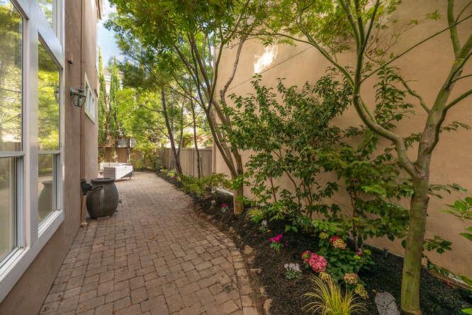 Detail Gallery Image 38 of 48 For 816 Corriente Point Dr, Redwood Shores,  CA 94065 - 4 Beds | 3 Baths