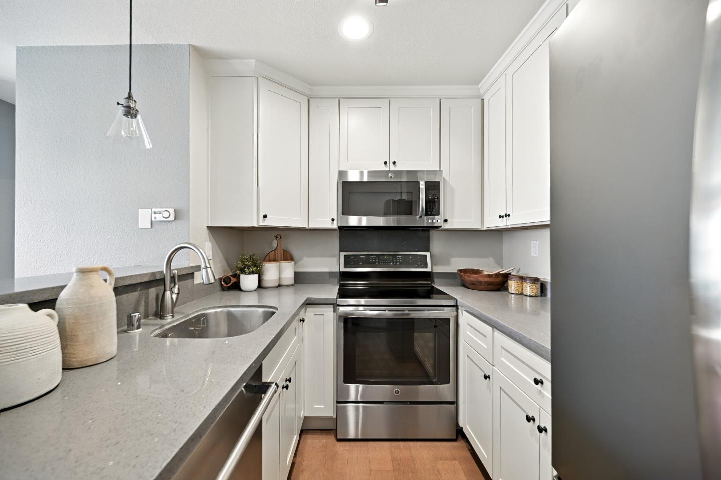 Detail Gallery Image 20 of 56 For 984 Belmont Ter #10,  Sunnyvale,  CA 94086 - 2 Beds | 1 Baths