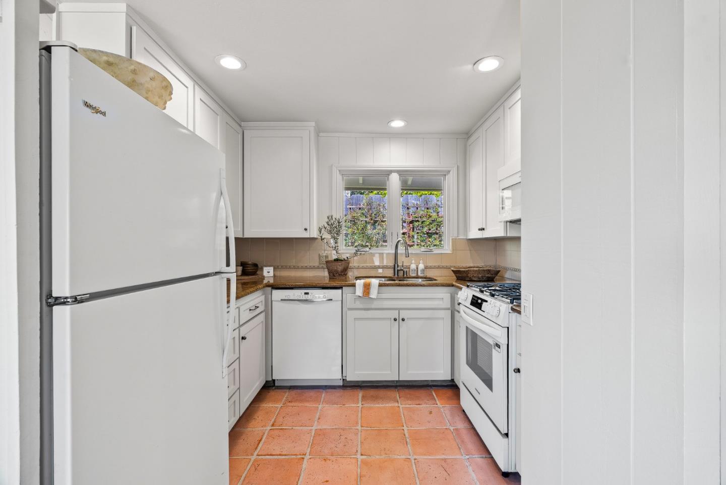 Detail Gallery Image 7 of 41 For 0 Lincoln 2se of 1st, Carmel,  CA 93923 - 2 Beds | 2 Baths
