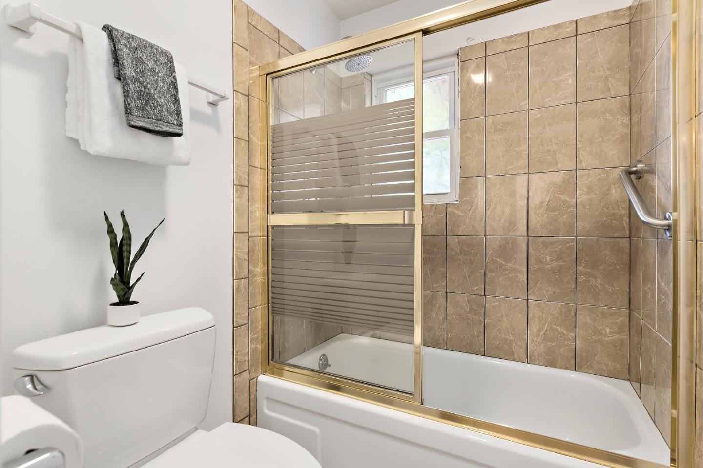 Detail Gallery Image 24 of 29 For 2467 Flint Ave, San Jose,  CA 95148 - 4 Beds | 2 Baths