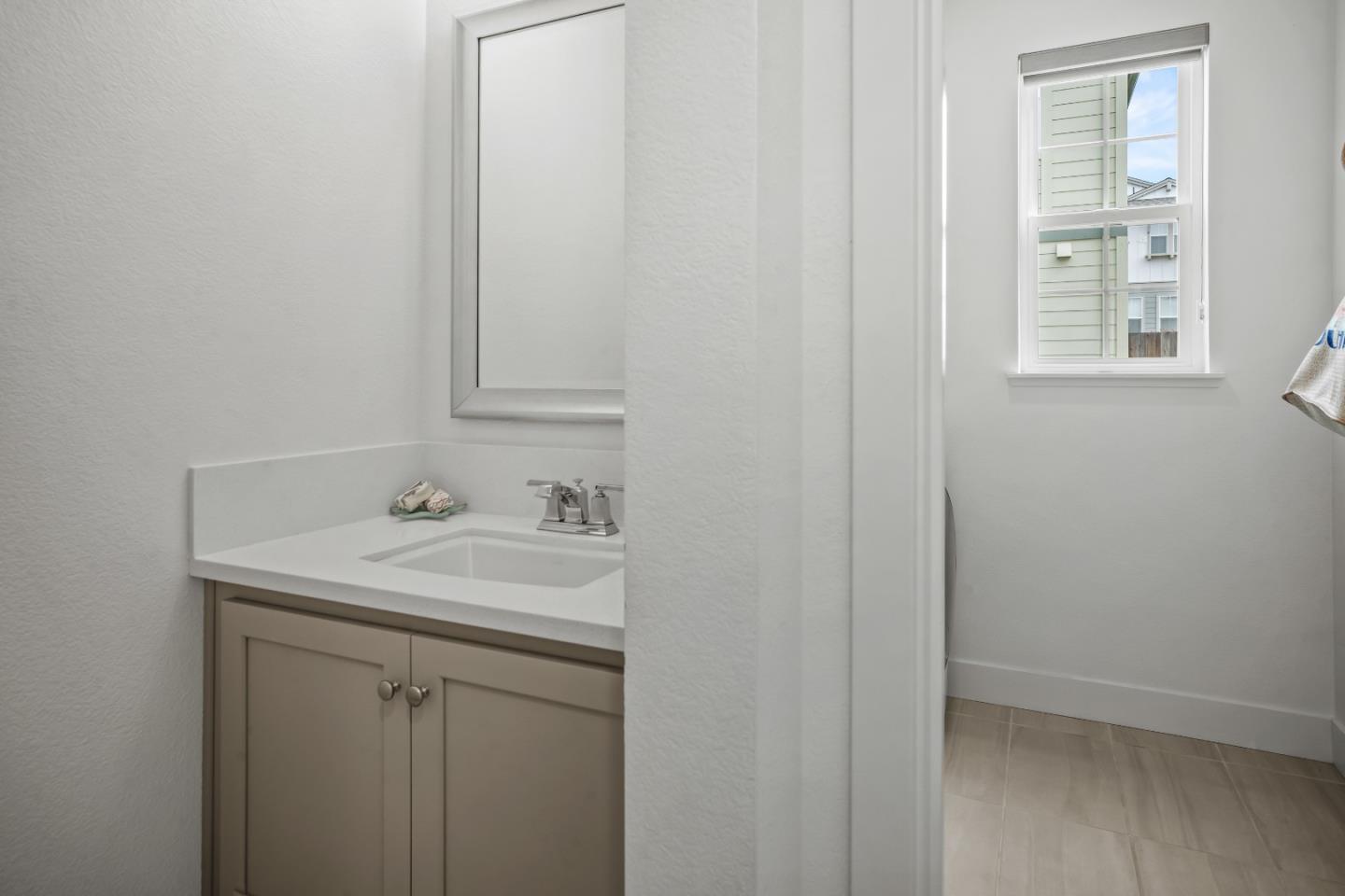 Detail Gallery Image 15 of 38 For 2798 Telegraph Blvd, Marina,  CA 93933 - 3 Beds | 2/1 Baths