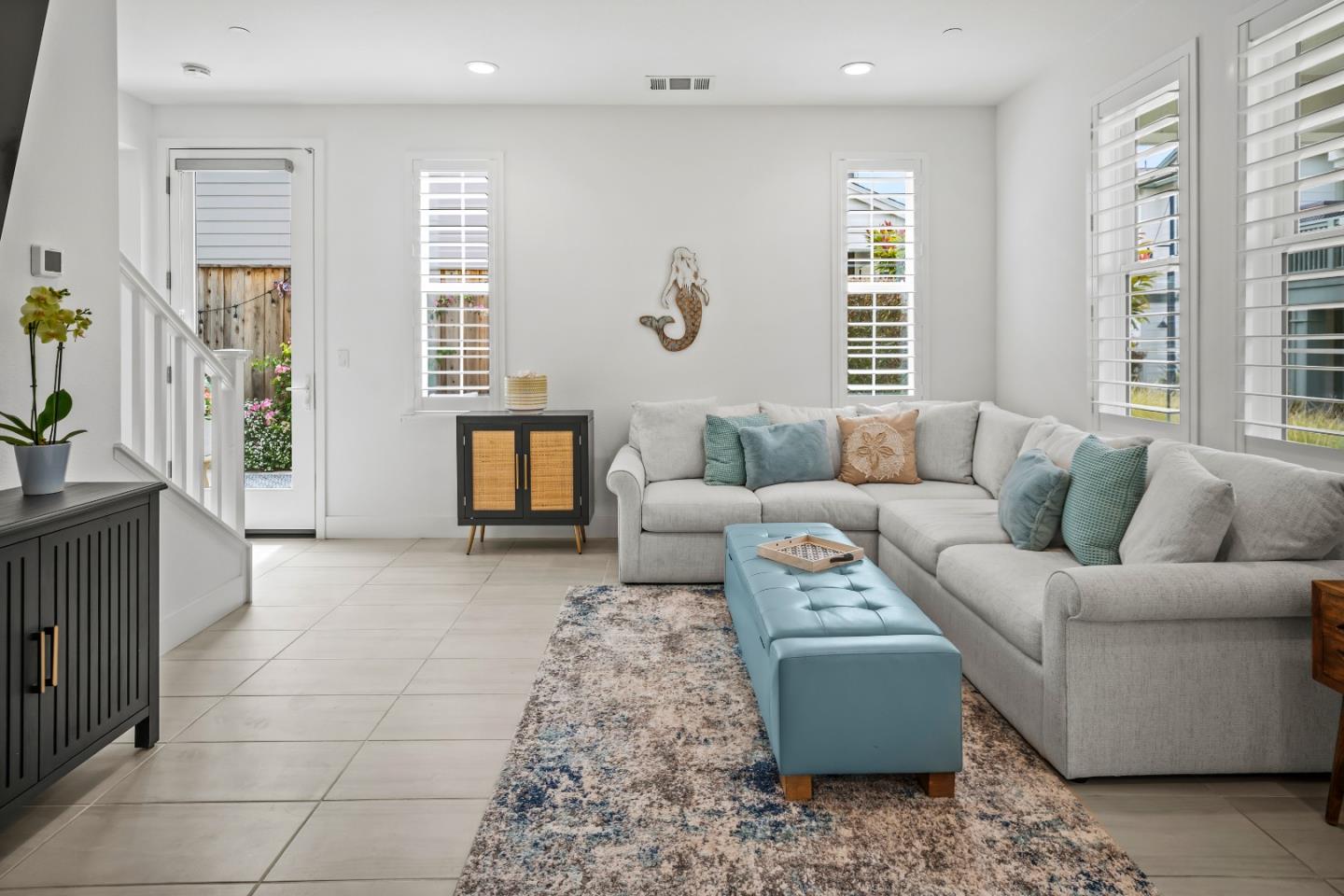 Detail Gallery Image 9 of 38 For 2798 Telegraph Blvd, Marina,  CA 93933 - 3 Beds | 2/1 Baths