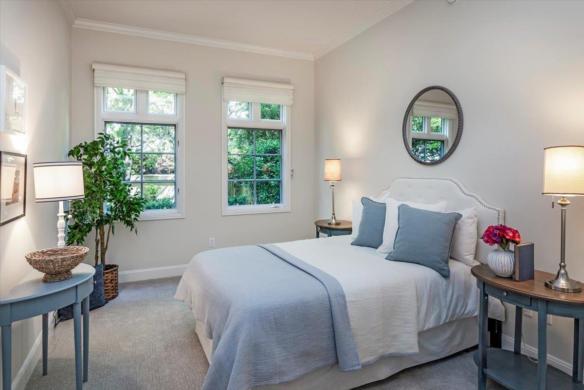 Detail Gallery Image 11 of 37 For 555 Byron St #104,  Palo Alto,  CA 94301 - 3 Beds | 2 Baths